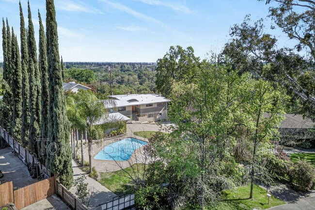 Building Photo - 3937 Orangewood Dr