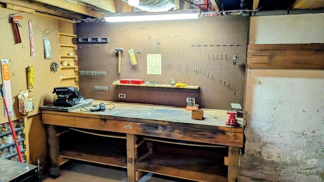 Building Photo - 64 Chatham Ave