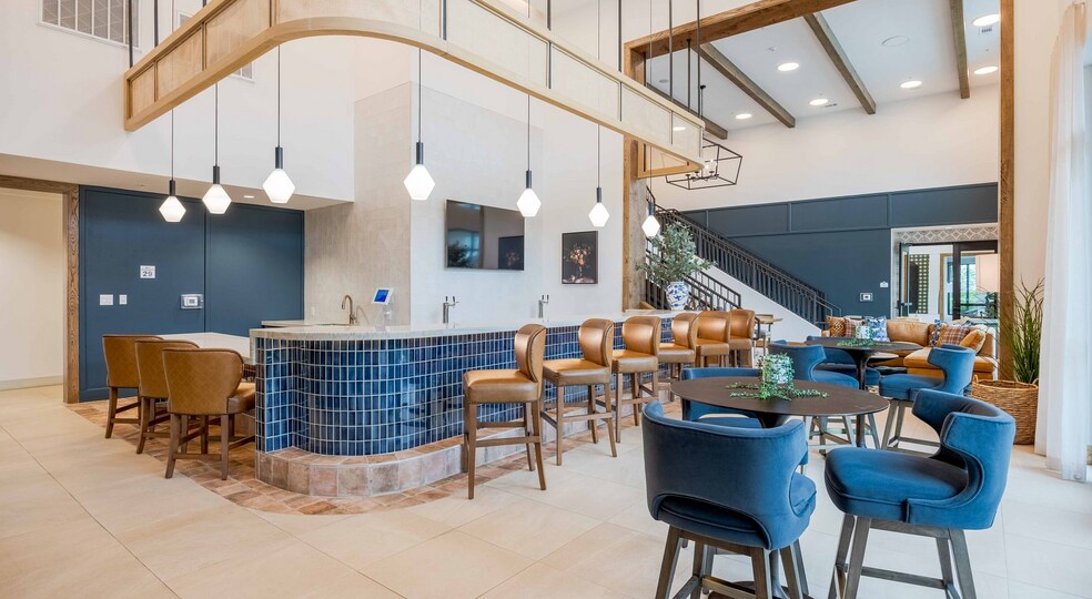 Building Photo - 18111 La Cantera Terrace