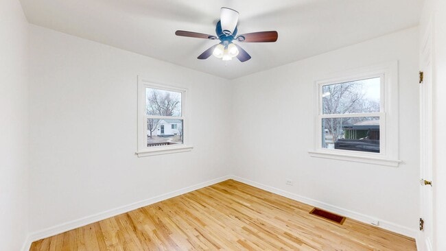 Building Photo - Lovely 3 bed/2 bath home w/2 car garage