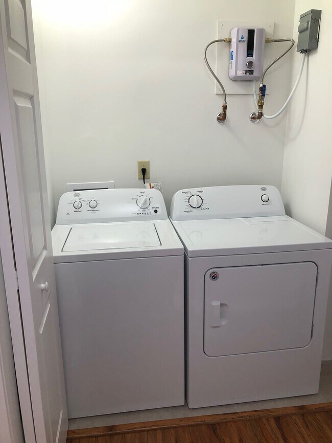 Building Photo - 5145 Breckenridge Pl