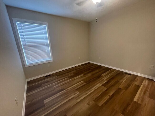 Building Photo - 5 Kimberling Blvd