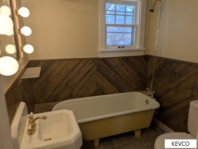 Building Photo - Four Bedroom in the Heart of FoCo