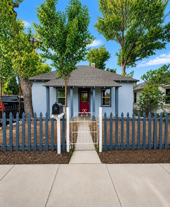Building Photo - 2415 W Vermijo Ave