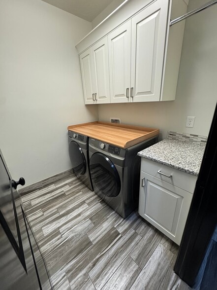 Building Photo - 4791 Crossroads Dr