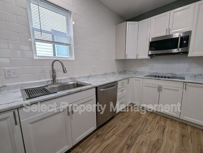 Building Photo - 603 Lavina St