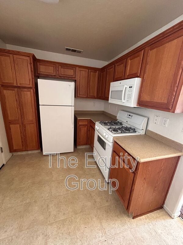 Building Photo - 1786 Paseo Del Lago
