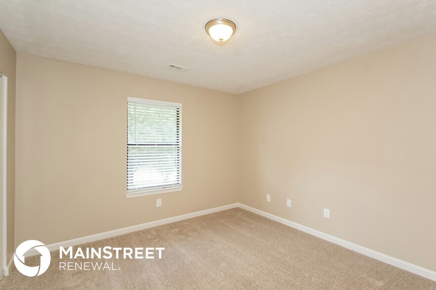 Building Photo - 3017 Medina Dr