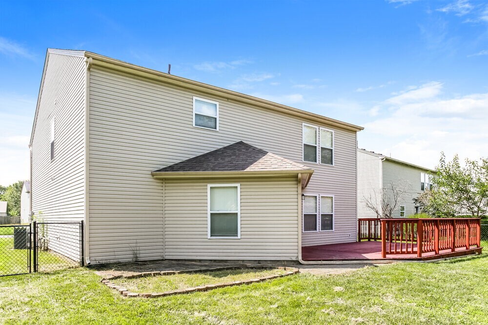 Building Photo - 5739 N Jefferson Dr
