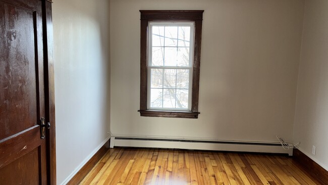 Building Photo - Newly Remodeled 3 Bedroom w/ double parlor