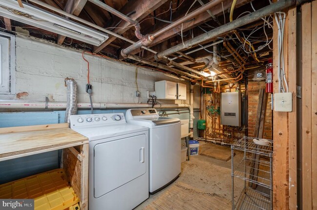 Building Photo - 506 E Windsor Ave