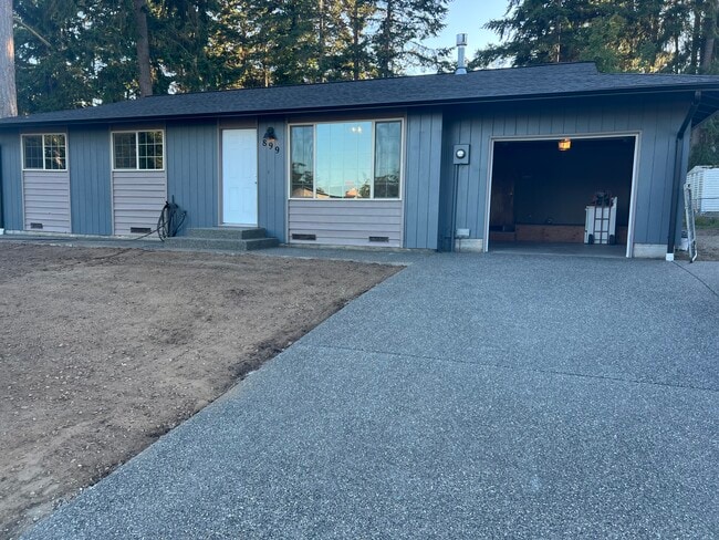 Building Photo - 899 Cathlamet Dr