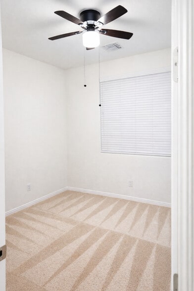 Building Photo - 10040 E Tiburon Ave