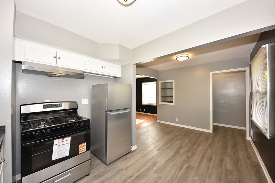 Building Photo - 5101 N 83rd St