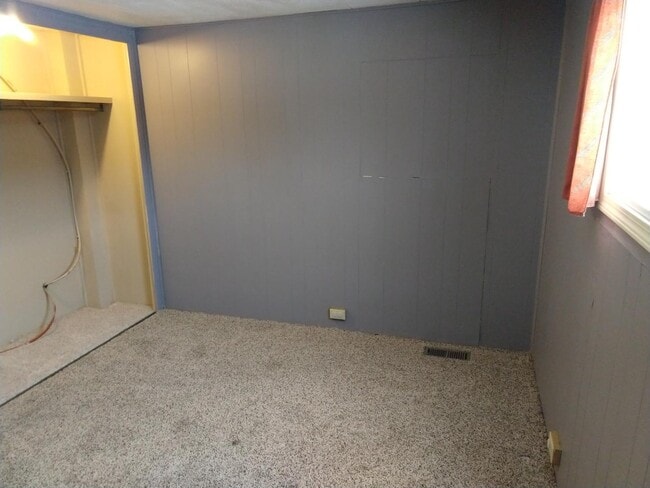 Building Photo - 112 E Cherry St