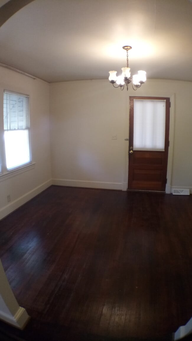 Building Photo - 113 Brookside Cir