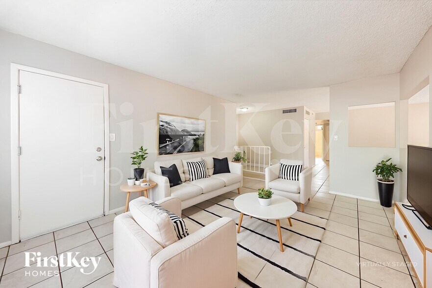 Building Photo - 14016 N 33rd Dr