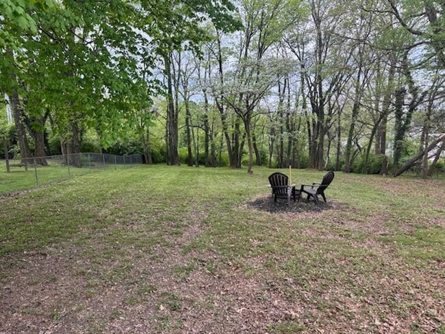 Building Photo - Maryville City Schools 37804 - 3 bedroom, 2 bath home - Contact Bako Patel (865)283-5600