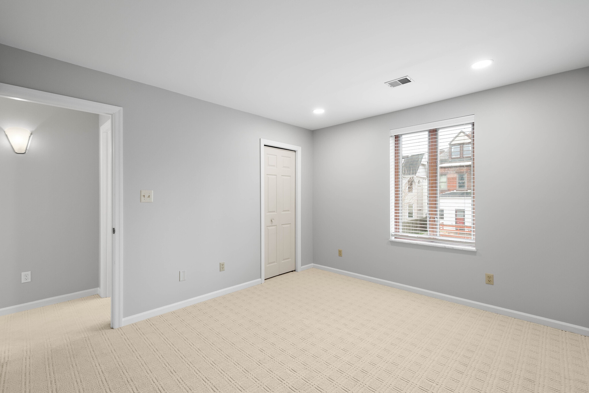 Building Photo - 100 Denniston St