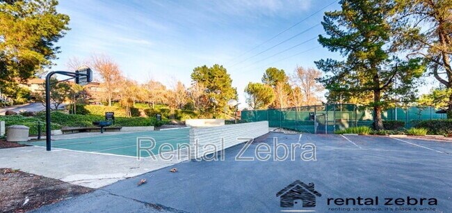 Building Photo - 233 Masters Ct