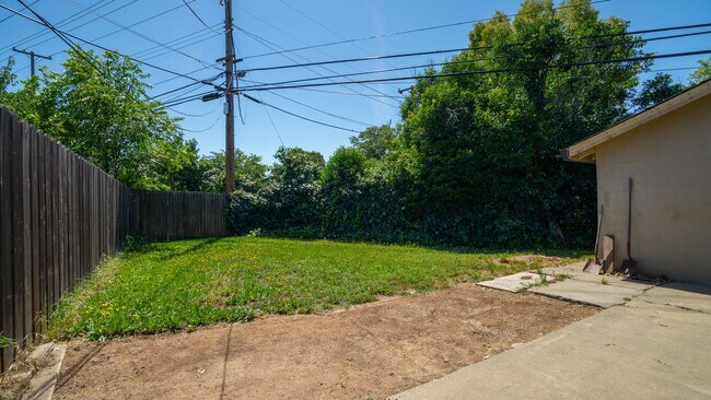 Building Photo - 2 bedroom duplex-home in Rancho Cordova