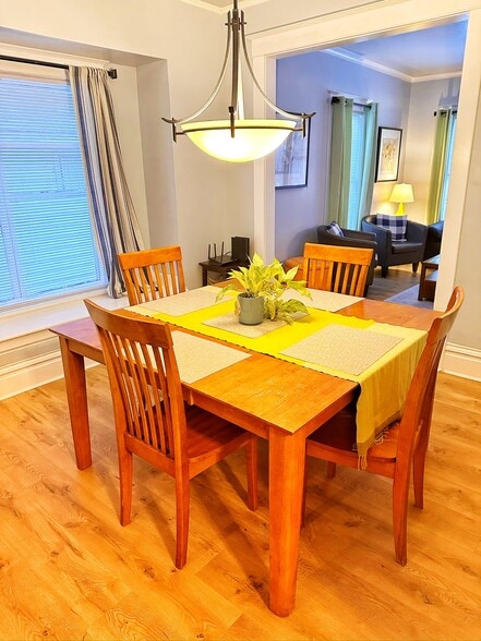 Building Photo - 807 W Vine St