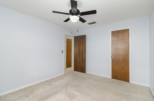 Building Photo - 127 Harmony Pl