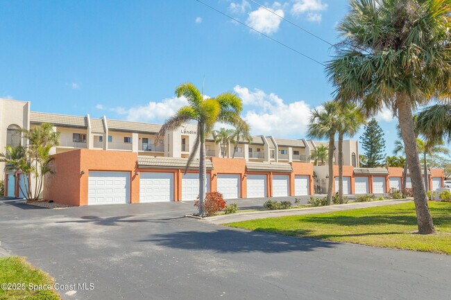 Building Photo - 1825 Minutemen Causeway