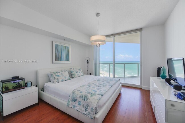 Building Photo - 16699 Collins Ave