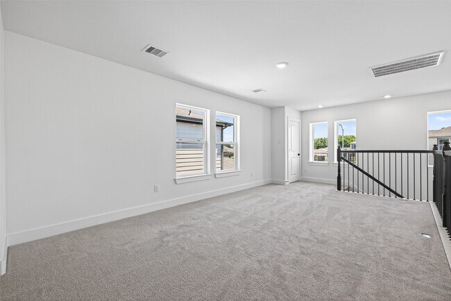 Building Photo - 702 Sonfield Dr