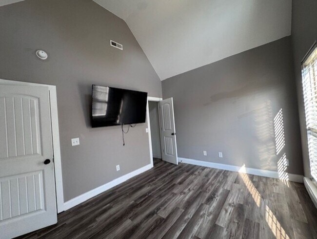 Building Photo - 160 Stonecreek Pl