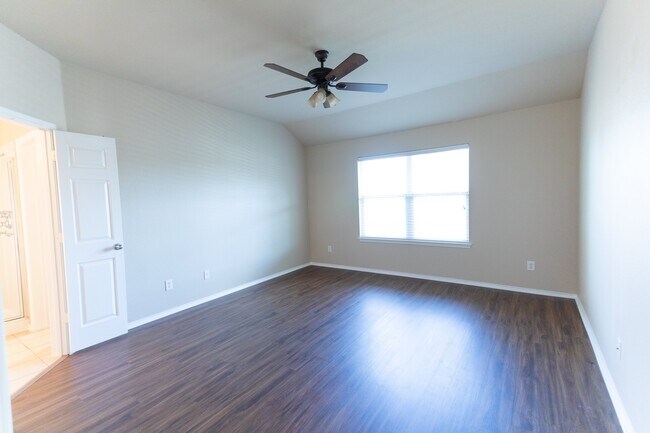 Building Photo - 500 Promise Creek Dr