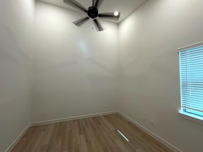 Building Photo - 2517 Appian Way