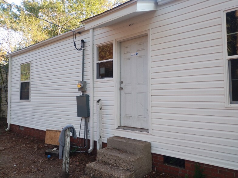 Building Photo - 1907 W 28th Ave