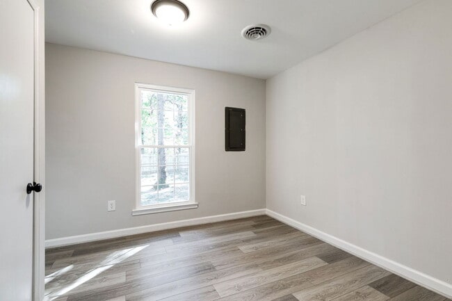 Building Photo - 15909 Dockside Ct