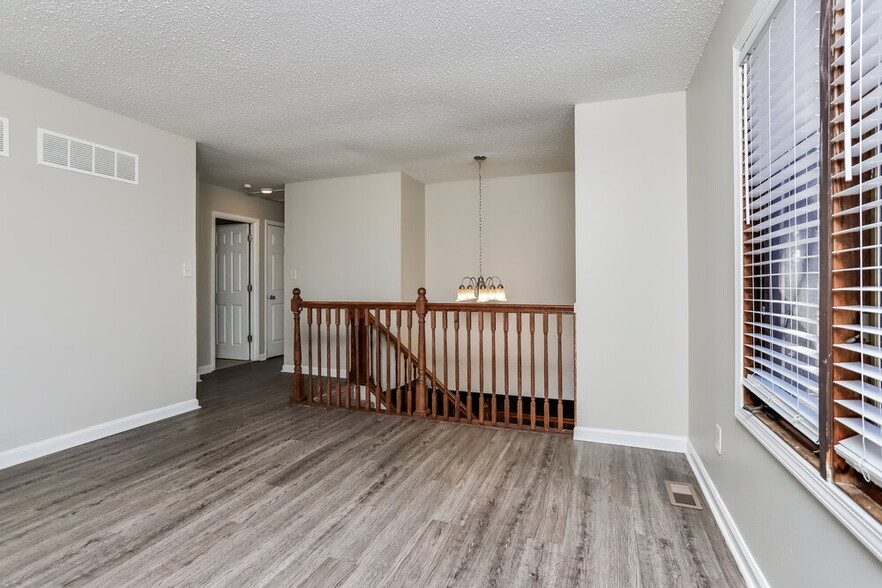 Building Photo - 1253 Advance Dr