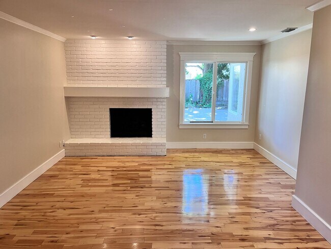 Building Photo - Buena Vista Rancher 4 bed /3 bath - Excell...