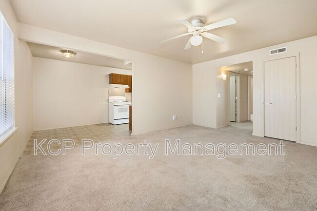 Building Photo - 6400 Massard Rd