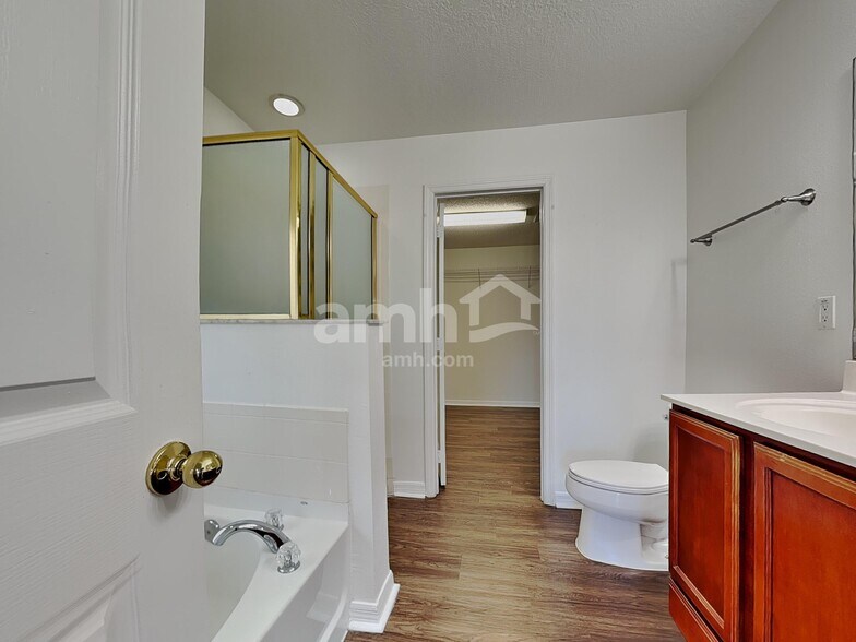 Building Photo - 15157 Perdido Dr