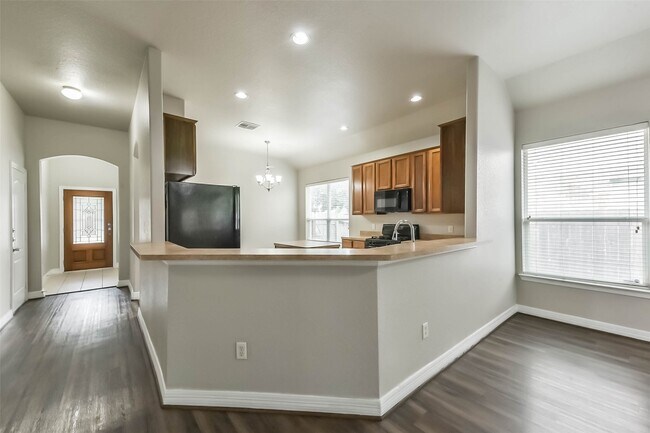 Building Photo - 21617 Horseshoe Dr