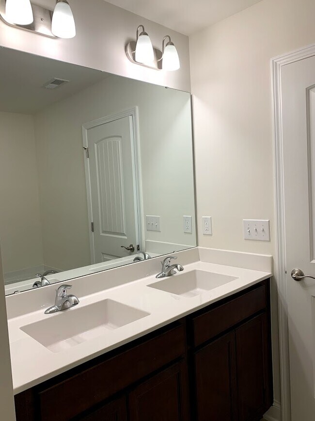 Building Photo - 4406 Bethel Park Dr