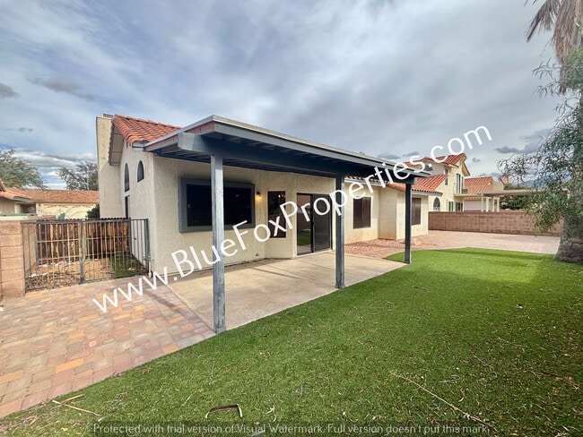 Building Photo - 2621 W Camino Del Deseo