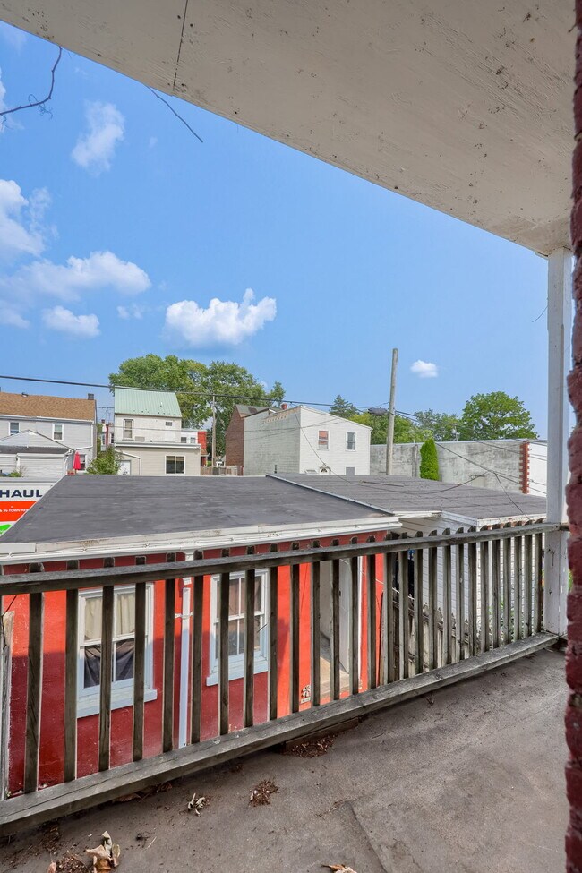 Building Photo - 611 S Prince St