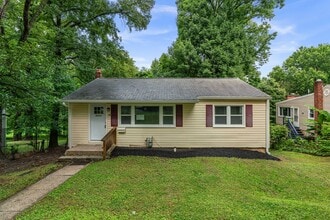 Building Photo - 18 Grandin Cir