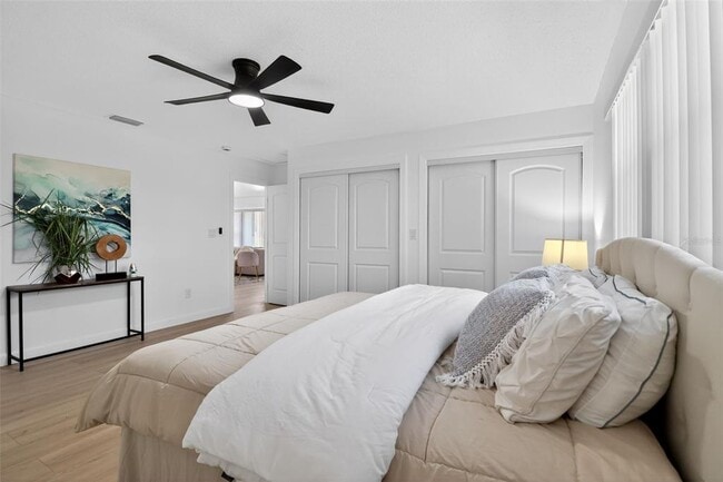 Building Photo - 4210 Palm Dr