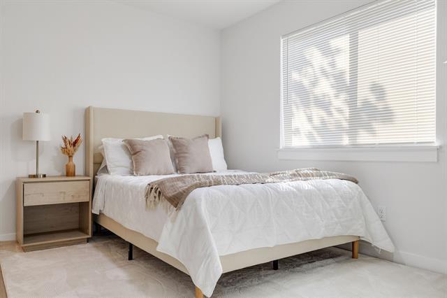 Building Photo - 718 Tearose Dr