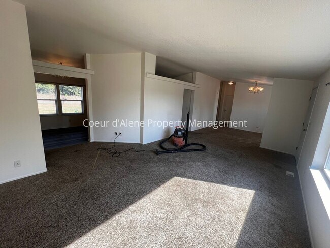 Building Photo - 25296 Vlazy Ln