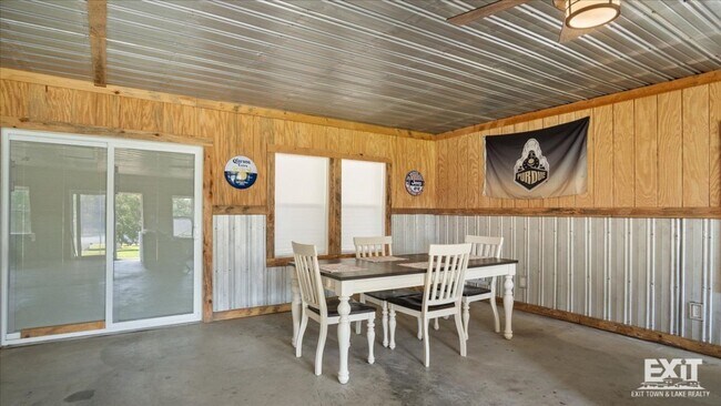 Building Photo - 104 Dogwood Acres