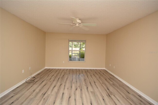 Building Photo - 12 Pine Brook Dr