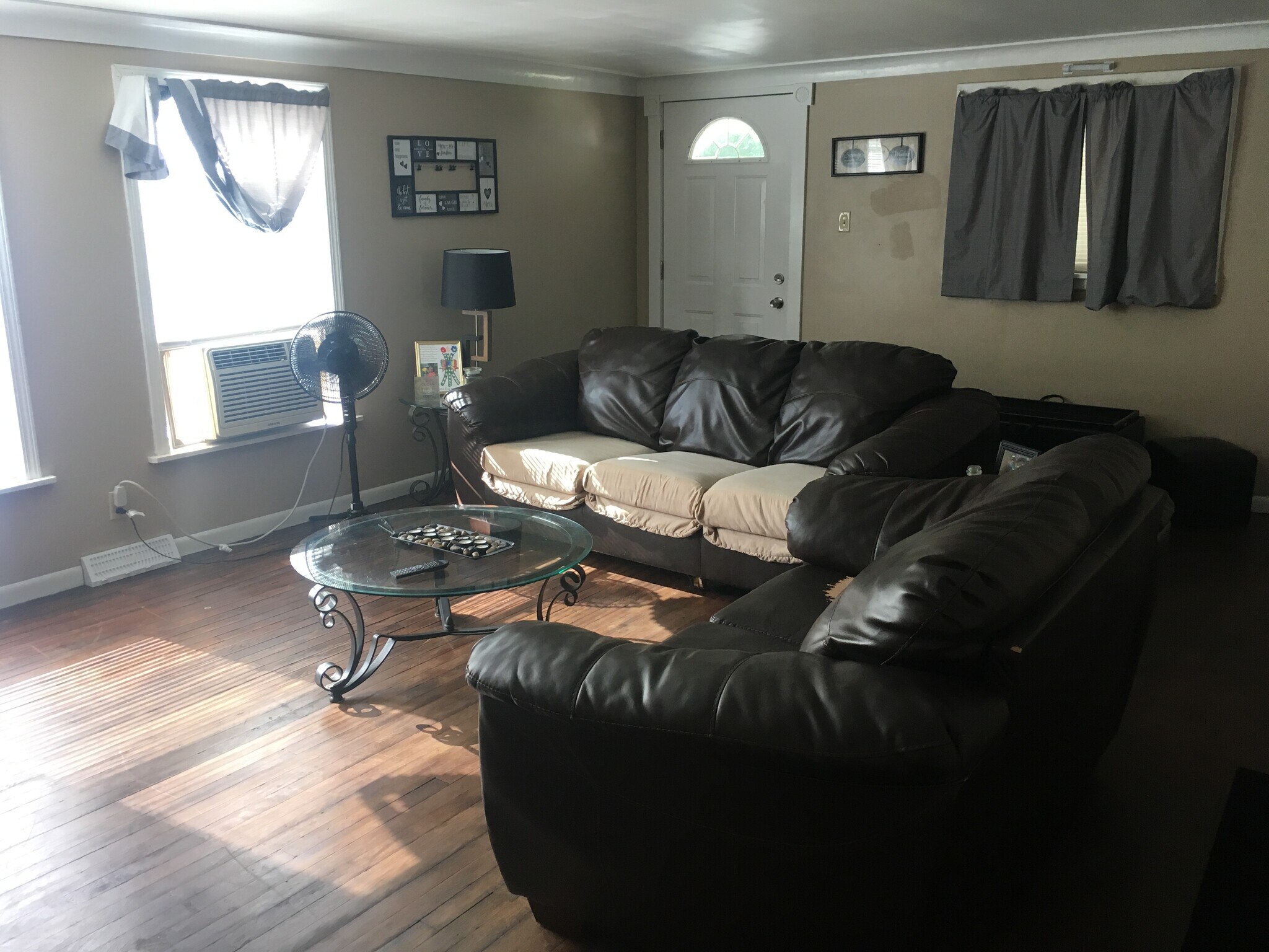 Livingroom - 6811 Poland Center Dr